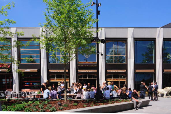 Einkaufszentrum, Bibliothek und Parkhaus von ACME in Melbourne
