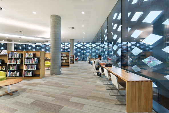Einkaufszentrum, Bibliothek und Parkhaus von ACME in Melbourne