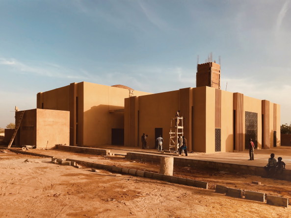 Global Award Silber: Legacy Restored interpretiert beim Bau einer Moschee und eines Gemeinschaftszentrums in Dandaji/Niger lokale Bautraditionen zur Schaffung eines fr alle nutzbaren Platzes um.