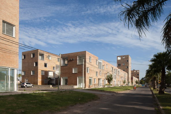 sozialer Wohnungsbau, BBOA, Argentinein, Baigorria, Rosario, Santa Fe, Wohnen, Stadtentwicklung, Ziegelfassade