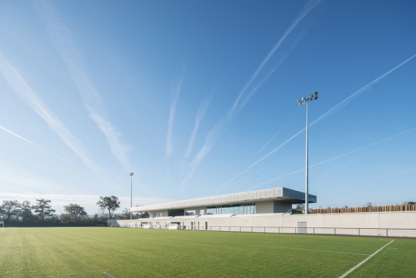 OLGGA Architekten, Atelier CAMBIUM, Saint-Paul-ls-dax, Frankreich, Sportanlage, Tribne, Landschaftspark, Naturschutzgebiet, Terrassen