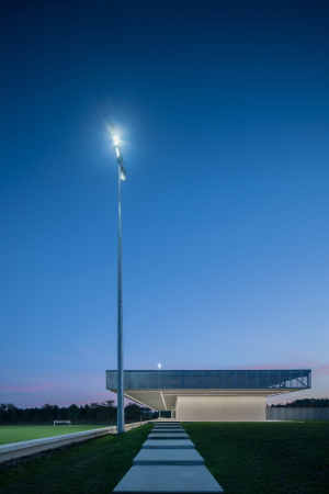 OLGGA Architekten, Atelier CAMBIUM, Saint-Paul-ls-dax, Frankreich, Sportanlage, Tribne, Landschaftspark, Naturschutzgebiet, Terrassen