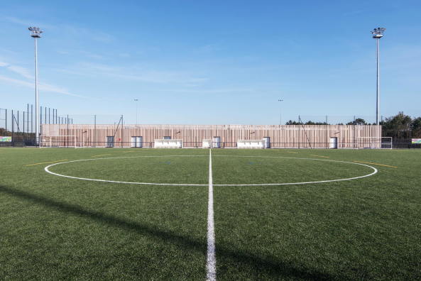 OLGGA Architekten, Atelier CAMBIUM, Saint-Paul-ls-dax, Frankreich, Sportanlage, Tribne, Landschaftspark, Naturschutzgebiet, Terrassen