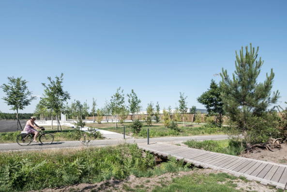 OLGGA Architekten, Atelier CAMBIUM, Saint-Paul-ls-dax, Frankreich, Sportanlage, Tribne, Landschaftspark, Naturschutzgebiet, Terrassen