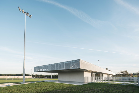 OLGGA Architekten, Atelier CAMBIUM, Saint-Paul-ls-dax, Frankreich, Sportanlage, Tribne, Landschaftspark, Naturschutzgebiet, Terrassen