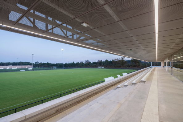 OLGGA Architekten, Atelier CAMBIUM, Saint-Paul-ls-dax, Frankreich, Sportanlage, Tribne, Landschaftspark, Naturschutzgebiet, Terrassen