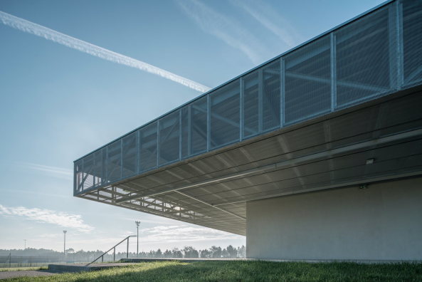 OLGGA Architekten, Atelier CAMBIUM, Saint-Paul-ls-dax, Frankreich, Sportanlage, Tribne, Landschaftspark, Naturschutzgebiet, Terrassen