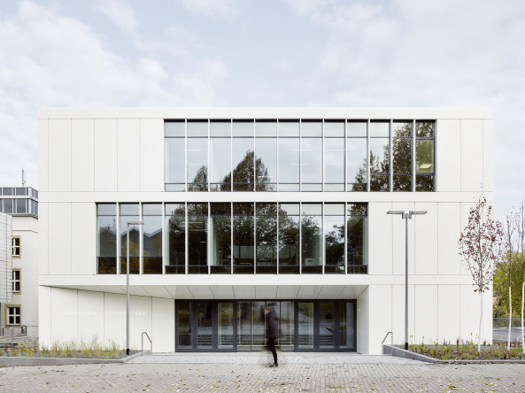 Best of the best 2017: Institut fr Photophysik Dresden  Heinle, Wischer und Partner