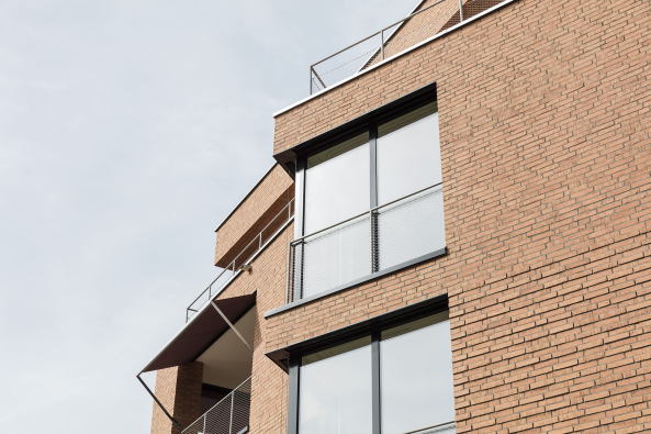 Klinker, Wohnungsbau, im Grnen, Backstein, Loggia
