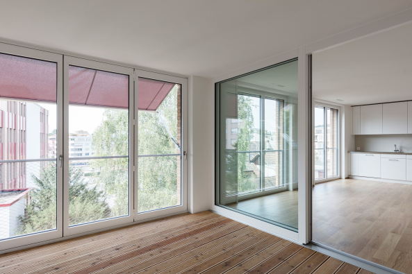 Klinker, Wohnungsbau, im Grnen, Backstein, Loggia