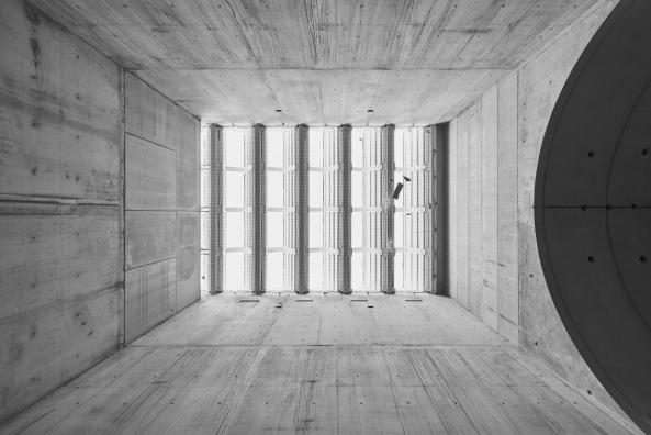 Licht fllt durchs Dach in die Eingangshalle.