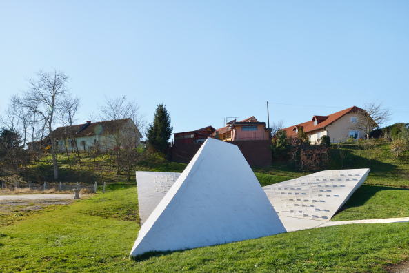 Beton, Platz, Dorf, Kirche, Gemeindezentrum, Skorba, ENOTA