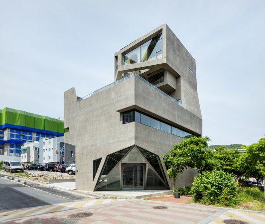 Busan Times, Moonbalsso, Moon Hoon, Owl, Eule, concrete, Beton, Hybrid, Wohnhaus