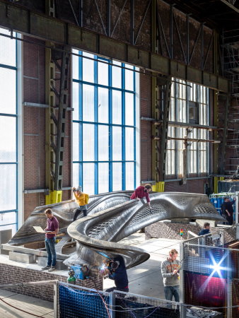 Die Stahlbr�cke ist 12,2 m lang, 6,3 m breit und 2,1 m hoch.