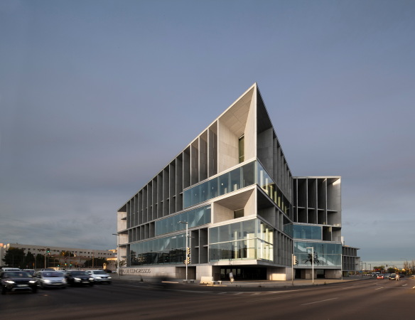 Francisco Mangado, Palma, Kongresszentrum, Beton, Mars, Stadtplanung, Sonnenschutz, Fassade