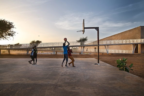 Hrsaalgebude von IDOM im senegalesischen Bambey