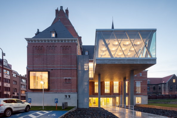 Halle, Belgien, Sozialamt, WAW architects, Umbau, Sanierung