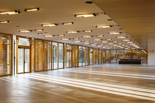 Pferderennbahn Longchamp von Dominique Perrault