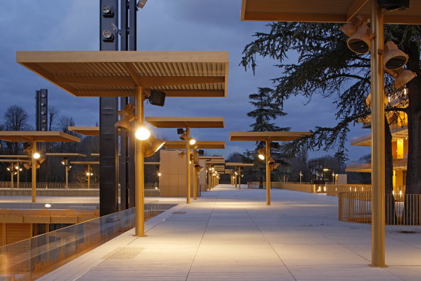 Pferderennbahn Longchamp von Dominique Perrault