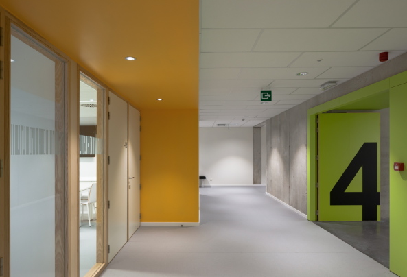 Unigebude von Abscis Architecten