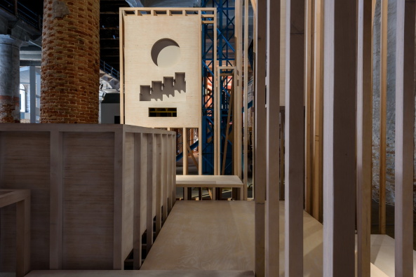 Hall McKnight verstehen ihre durchlssige Konstruktion als Massenstudie (63), Foto: Andrea Avezz