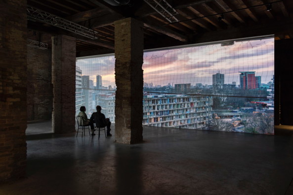 Robin Hood Gardens im Raum des Victoria and Albert Museums, im Bild die wunderbare Videoinstallation des Koreaners Do Ho Suh, Courtesy of the Artist und Lehmann Maupin New York, Hong Kong, Seoul und Victoria sowie Victoria Miro London, Foto: Victoria and Albert Museum, London