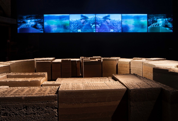 Chile (CL) untersucht die Geschichte des Nationalstadions, das unter anderem 1979 f�r eine propagandistisch �berh�hte Landumverteilungsma�nahme genutzt wurde. Foto: Francesco Galli