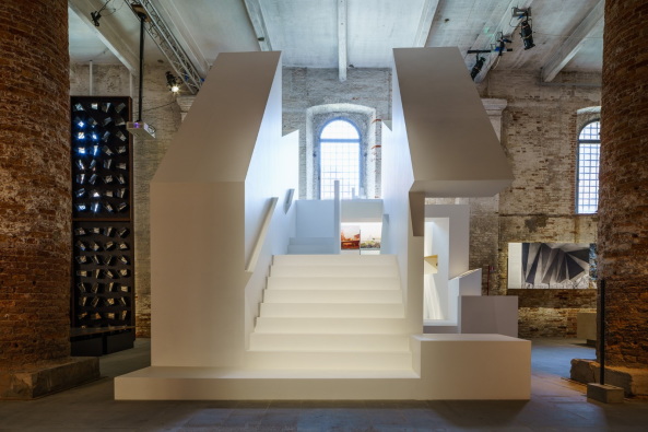 O�Donnell + Tuomey versuchen sich mit Erfolg an einer expressiven Installation, ...