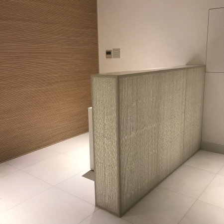 Bankgebude mit lichtdurchlssigem Beton von Saja Nashashibi