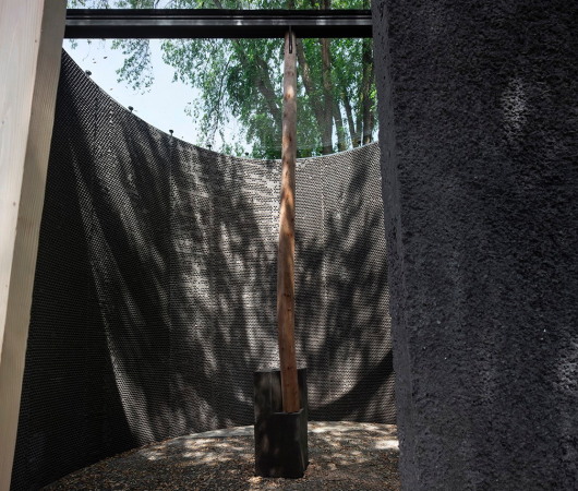 Das Projekt ist in einer sehr eigenstndigen rumlichen Logik gedacht, die mit Luftpolsterfolie in der Schalung umgesetzt wurde. Foto: Alessandra Chemollo