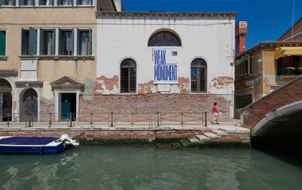 Am Ende der Via Garibaldi berraschen die Esten mit einem der besten Beitrge in diesem Jahr: Weak Monument (EE). Foto: Tnu Tunnel