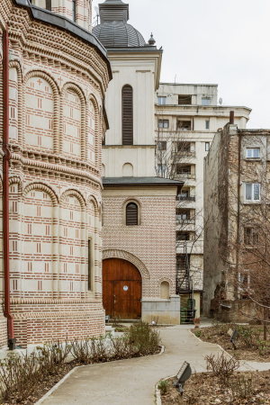 Sankt-Nikolaus-Kirche des Klosters Mihai Voda, Bukarest. Anton Roland Laub, Serie Mobile Churches, 2013-2017