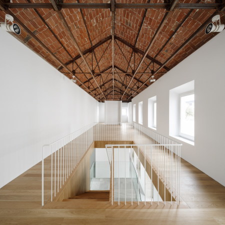 Kulturzentrum von Creus e Carrasco Arquitectos in Galicien