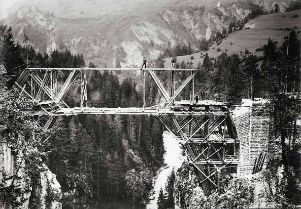 Bau des Solisviaduktes der Rhtischen Bahn um 1901