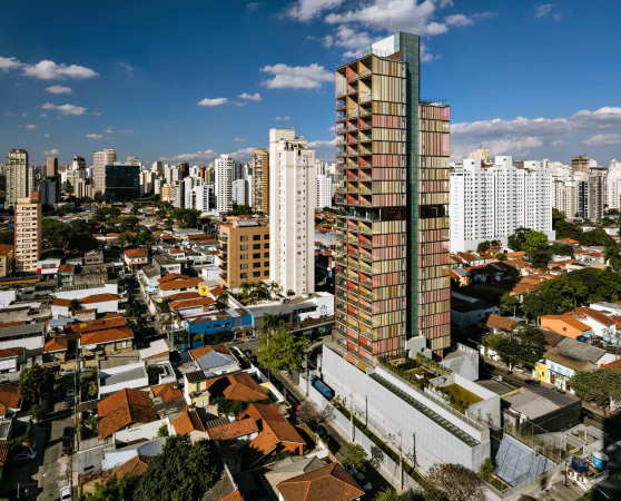 Wohnhochhaus von b720 Fermn Vzquez Arquitectos