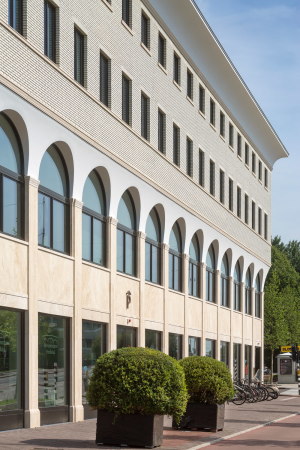 Zuidblok von Kollhoff + Pols in Amsterdam