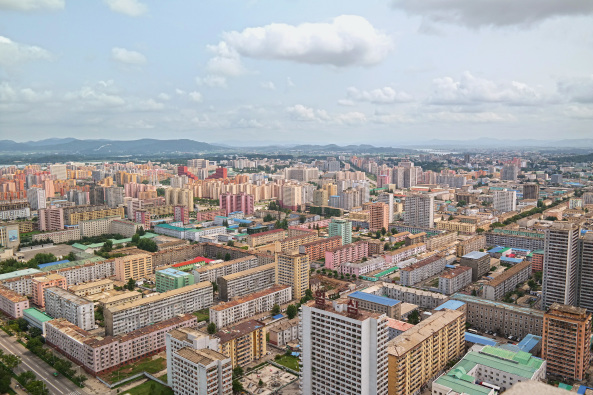 Blick vom Monument der Chuch'e-Ideologie auf die nordkoreanische Hauptstadt Pjngjang