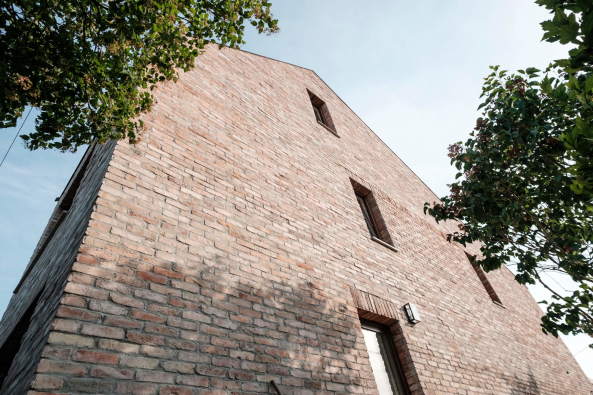 Vor ihrer Wiederverwendung wurden sie gesubert, zugeschnitten und imprgniert.