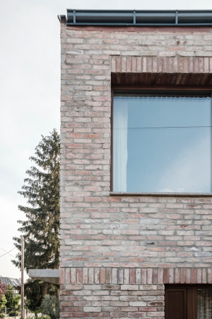 Die Mauerziegel des Einfamilienhauses wurden recyclet.