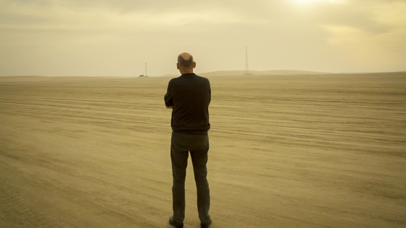 Rem Koolhaas in der Wüste, Filmstill aus REM © Tomas Koolhaas