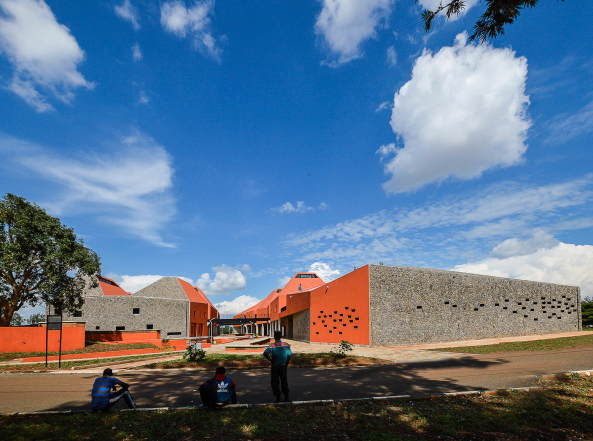 Architekturschule von Patrick Schweitzer & Associs in Ruanda