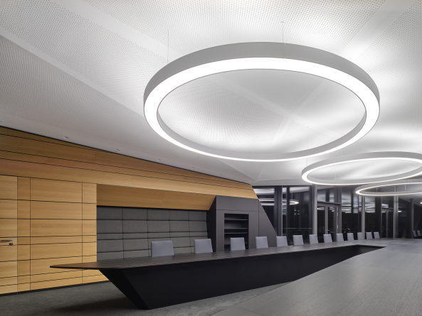 Unter groen, ringfrmigen Leuchten darf knftig getagt werden.