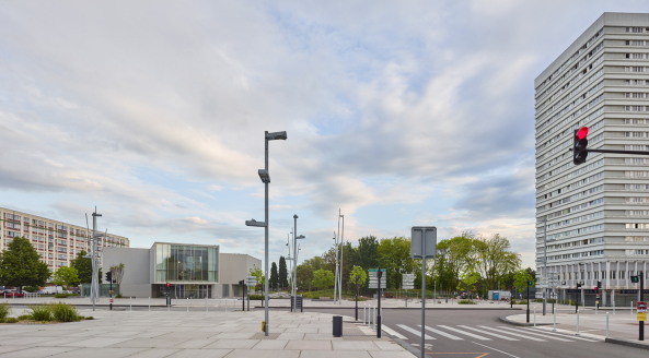 Dominque Coulon, Salle de spectacle Allende, Mons-en-Barul, music studios, performance hall