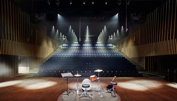 Dominque Coulon, Salle de spectacle Allende, Mons-en-Barul, music studios, performance hall