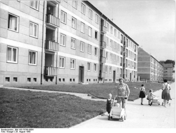 Wohnblock in Hoyerswerda, Bundesarchiv Bild, Foto: Krueger, 26. August 1960