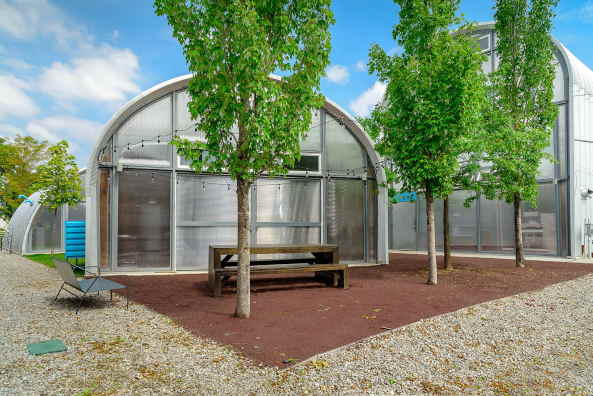 Der Au�enraum soll als �ffentliche Fl�che und sicherer R�ckzugsraum genutzt werden k�nnen � ein Thema f�r Detroit.