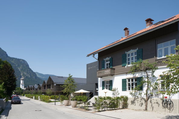 Wohnungsbau und Hotel in Garmisch-Partenkirchen von Beer Bemb Dellinger