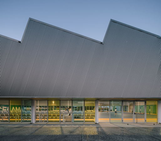 Turnhalle in Nordspanien von Quirs Presa