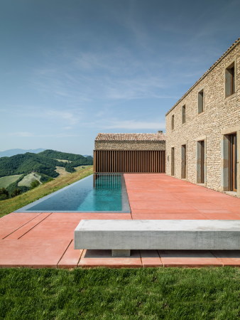 Wohnhausensemble bei Urbino von GGA gardini gibertini architetti