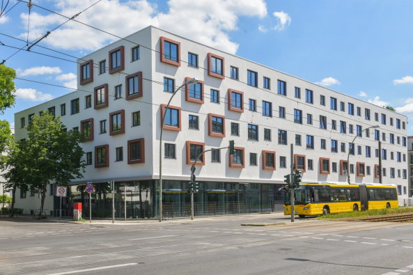 Station der degewo. 133 Wohnungen werden in der Lindenstrae / Joachimstrae in Treptow-Kpenick prsentiert. Sie entstanden nach Plnen von Gewers Pudewill Architekten.